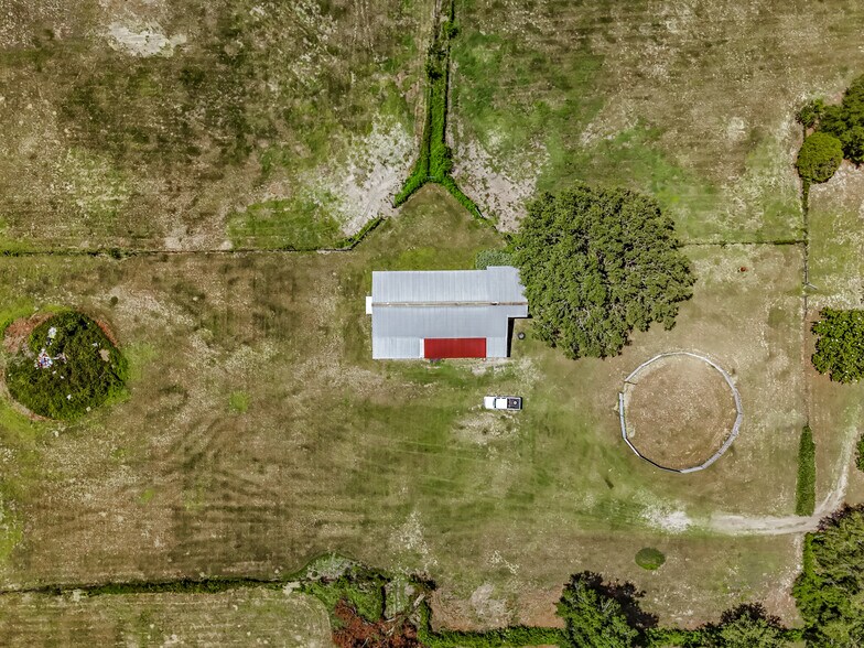 41204 Emeralda Island Rd, Leesburg, FL à vendre - Photo du bâtiment - Image 2 de 22