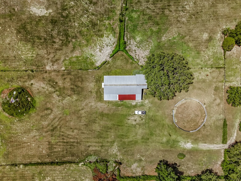 41204 Emeralda Island Rd, Leesburg, FL à vendre - Photo du bâtiment - Image 2 de 22