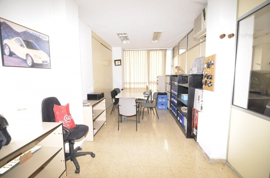 Retail in Salamanca, Salamanca for lease - Building Photo - Image 3 of 5