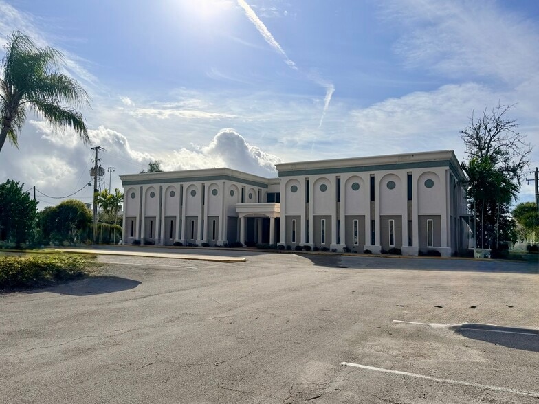 65 E Nasa Blvd, Melbourne, FL à louer - Photo du bâtiment - Image 3 de 14