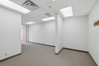 9801 S Dupont Ave, Bloomington, MN à louer Photo intérieure- Image 1 de 12