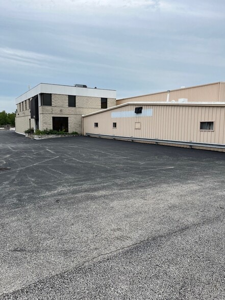 110 Ford Ln, Hazelwood, MO à vendre - Photo du bâtiment - Image 3 de 7