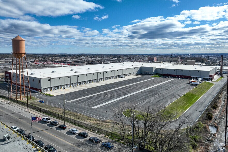 956 E Erie Ave, Philadelphia, PA à louer - Photo du bâtiment - Image 2 de 11