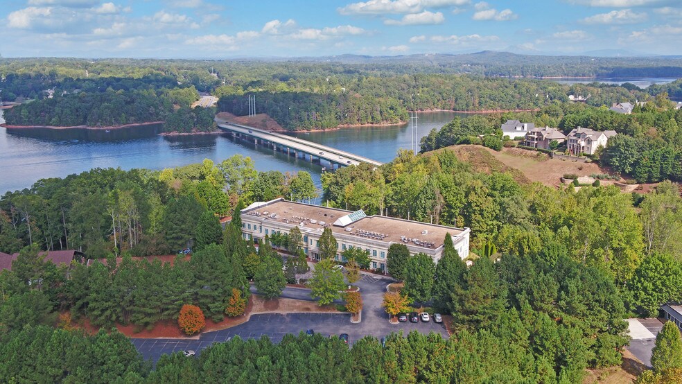 2565 NW Thompson Bridge Rd, Gainesville, GA à louer - Photo du bâtiment - Image 1 de 13