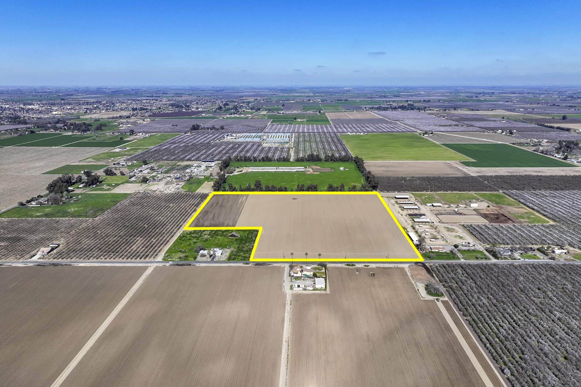 16621 Idaho Avenue, Lemoore, CA à vendre Photo principale- Image 1 de 10