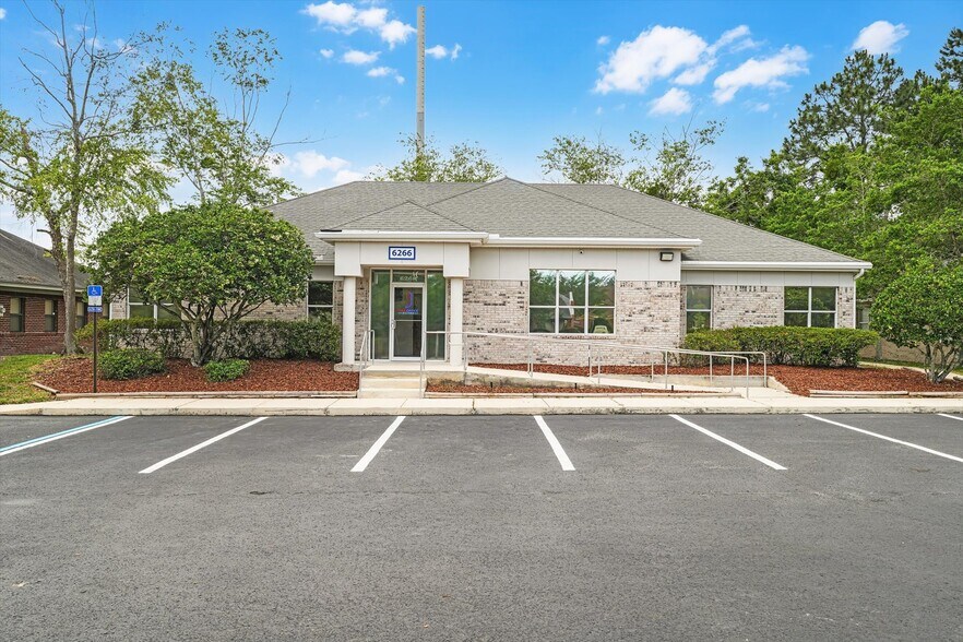 6266 Dupont Station Ct, Jacksonville, FL à louer - Photo du bâtiment - Image 1 de 34