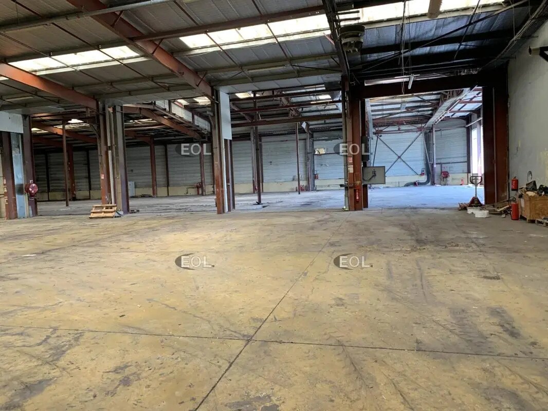 Flex in Rognac for lease Building Photo- Image 1 of 10