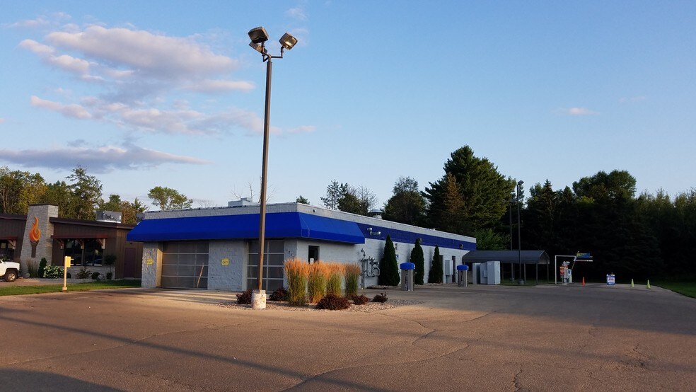 1272 E Green Bay St, Shawano, WI for sale - Primary Photo - Image 1 of 30