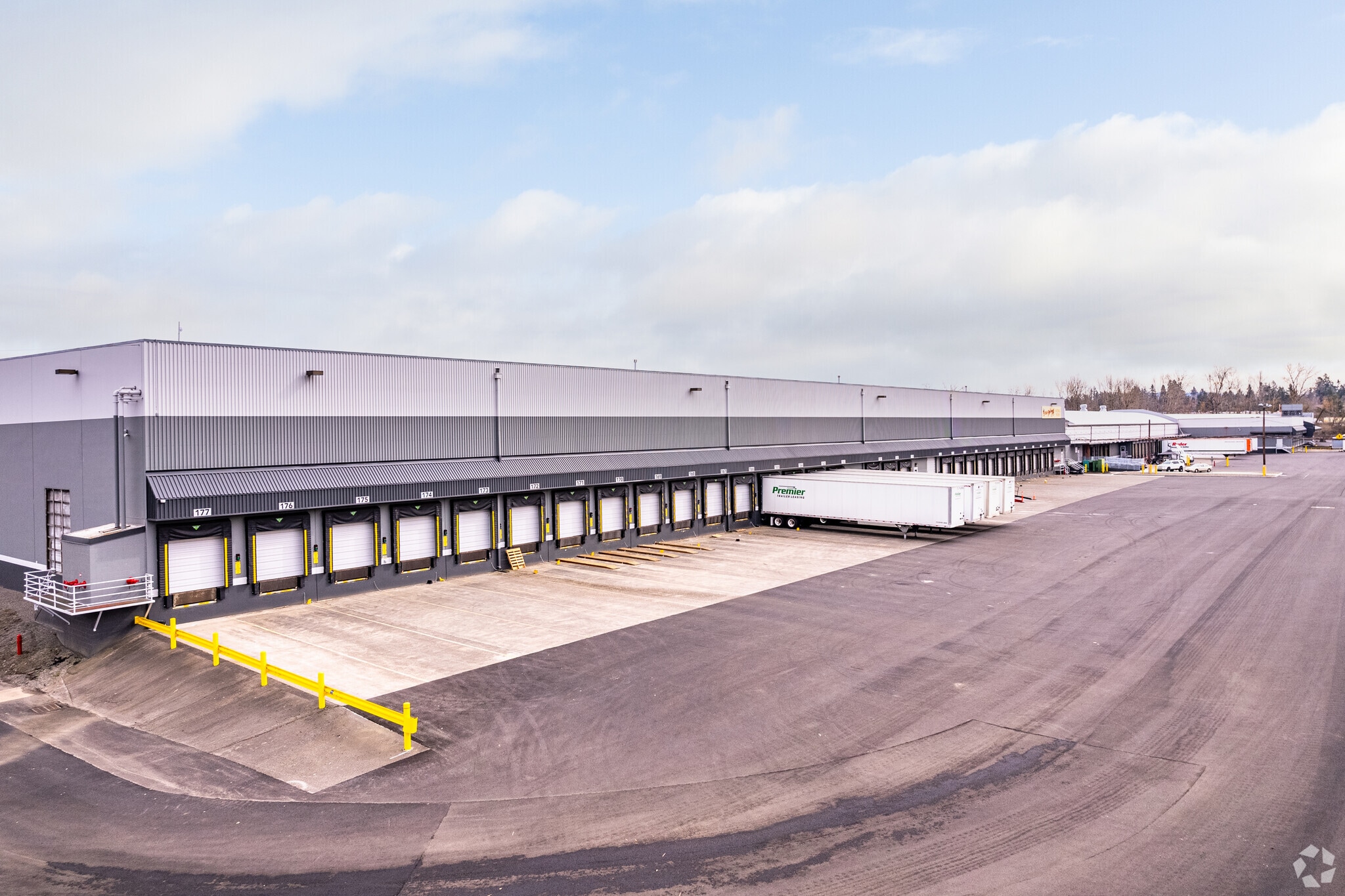 6433 SE Lake Rd, Portland, OR for lease Primary Photo- Image 1 of 20