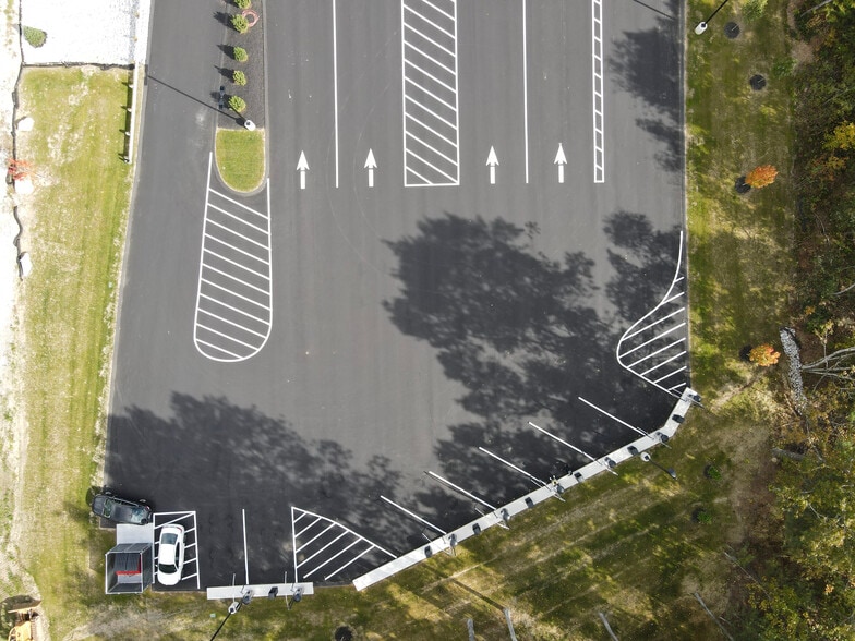 1554 Hooksett Rd, Hooksett, NH for sale - Building Photo - Image 3 of 8