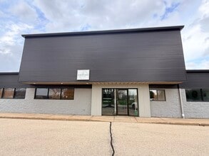 1001 Arboretum Dr, Waunakee, WI à louer Photo intérieure- Image 2 de 13