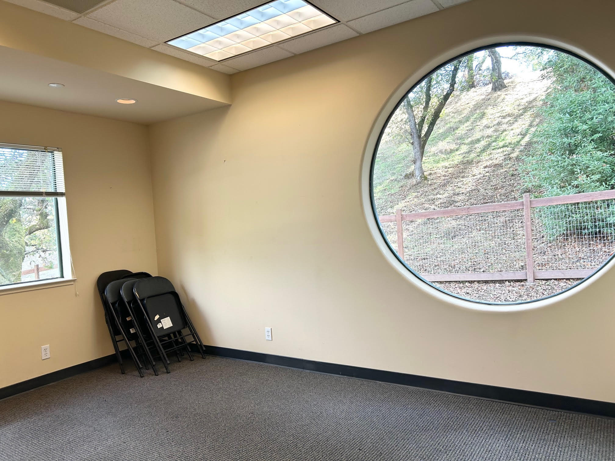 7599 Redwood Blvd, Novato, CA for lease Interior Photo- Image 1 of 4