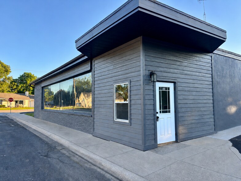 3082 Main St, East Troy, WI for lease - Building Photo - Image 2 of 13