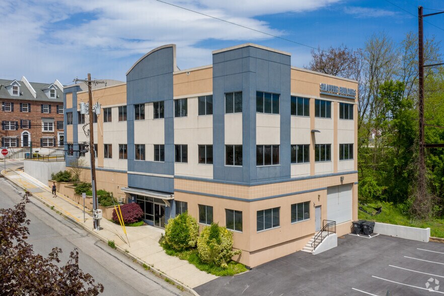 401 E Elm St, Conshohocken, PA à louer - Photo du bâtiment - Image 3 de 5