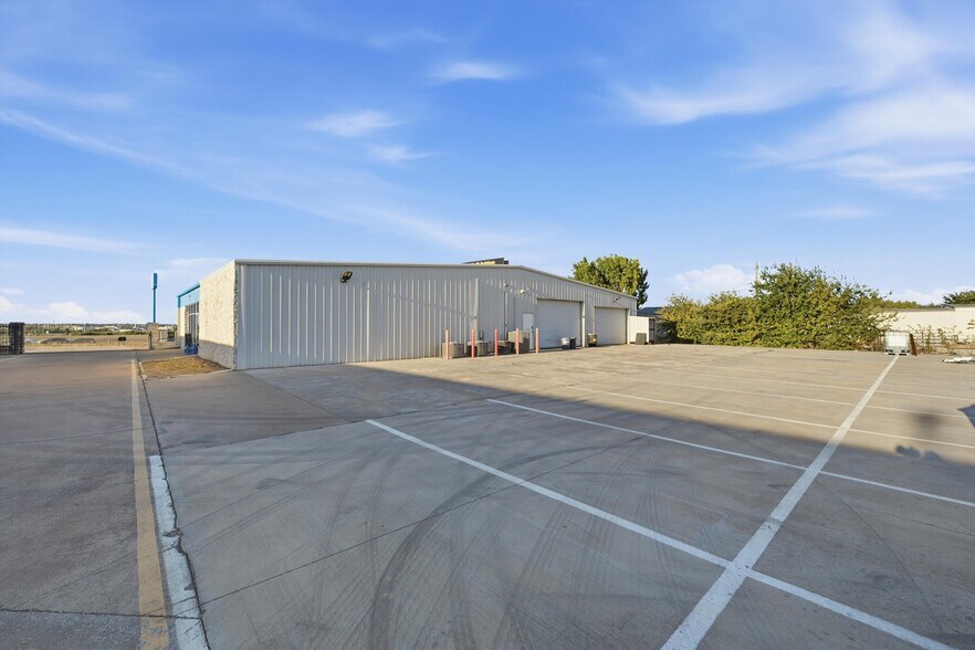 4980 S Loop 340, Robinson, TX à louer - Photo du bâtiment - Image 2 de 7