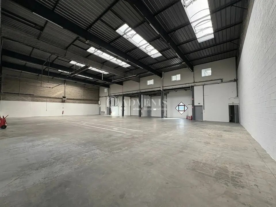Flex in Trappes for lease Interior Photo- Image 1 of 7