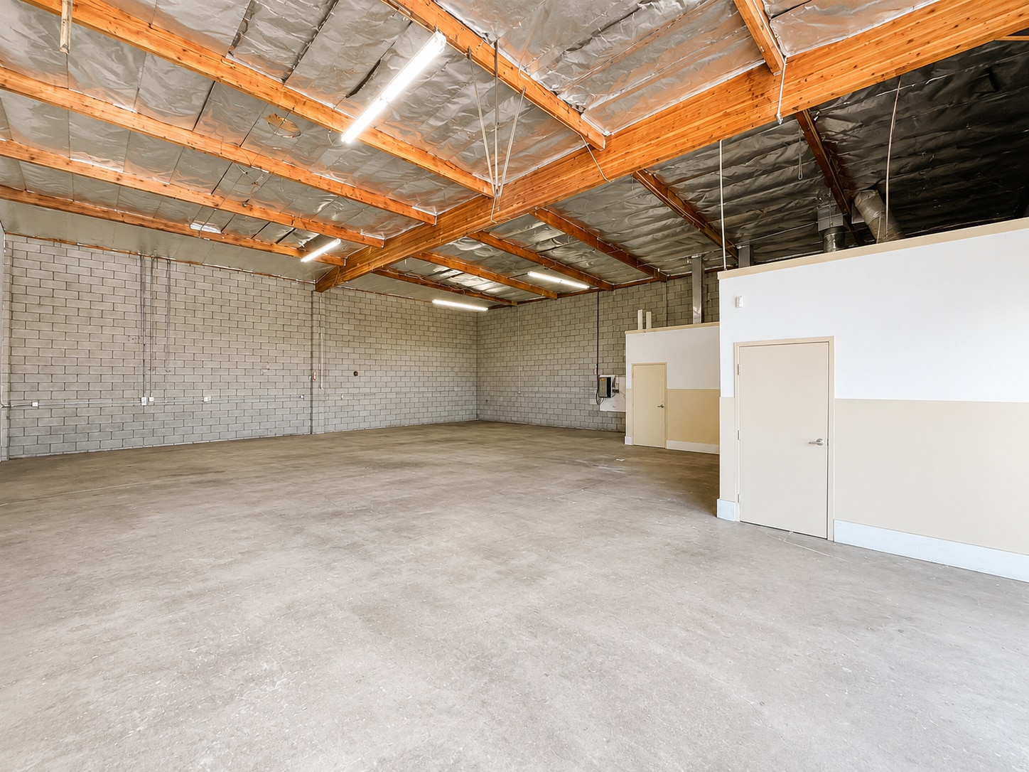 12555 Branford St, Pacoima, CA for lease Interior Photo- Image 1 of 9