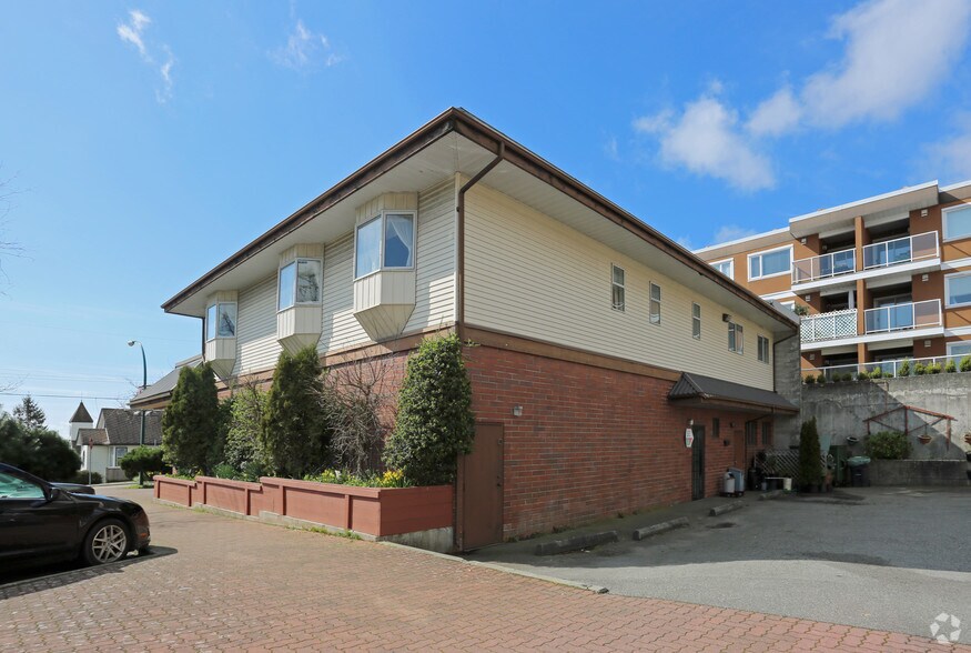 15259 Pacific Ave, White Rock, BC à louer - Photo du bâtiment - Image 2 de 2