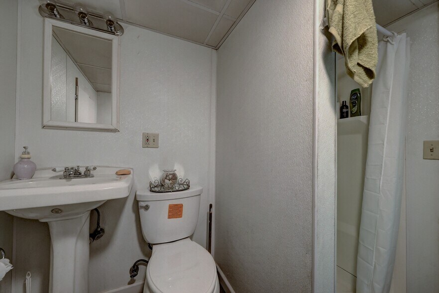 399 Wolcott Rd, Wolcott, CT à vendre - Photo intérieure - Image 3 de 48