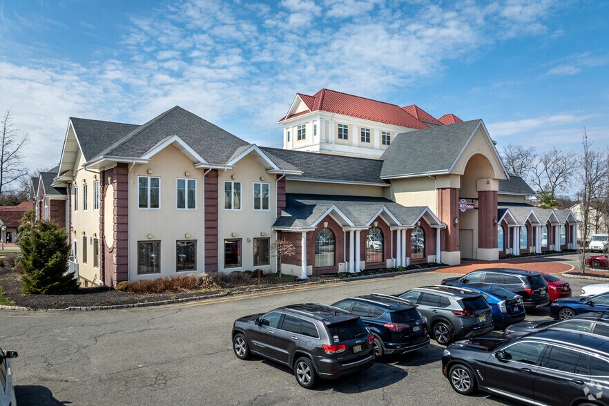 39 State Route 12, Flemington, NJ à louer - Photo du bâtiment - Image 1 de 12