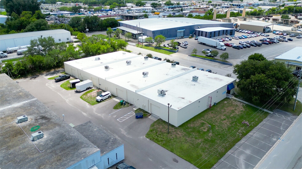 1601-1605 Sunshine Dr, Clearwater, FL for sale - Building Photo - Image 3 of 10