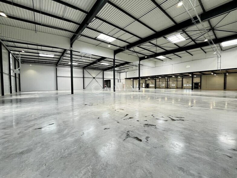 Industrial in Aulnay-sous-Bois for lease - Interior Photo - Image 2 of 10