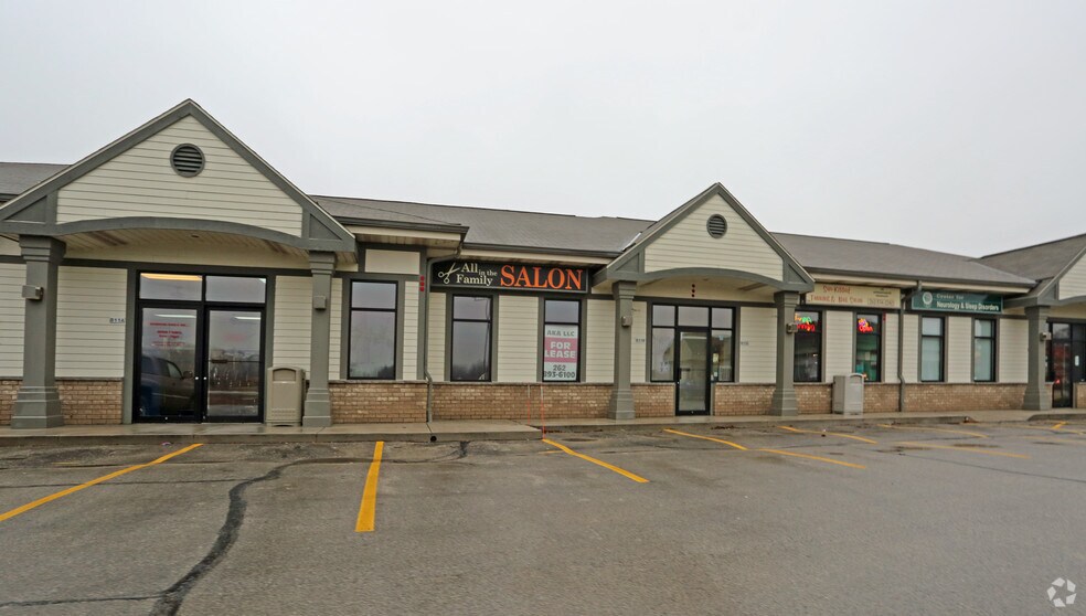811 Fox Ln, Waterford, WI à louer - Photo du bâtiment - Image 2 de 4