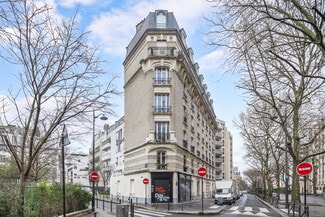 More details for 18 Rue Leibniz, Paris - Multifamily for Sale