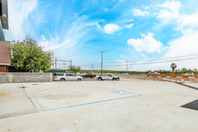 4302 E Saunders St, Laredo, TX for sale - Building Photo - Image 2 of 12