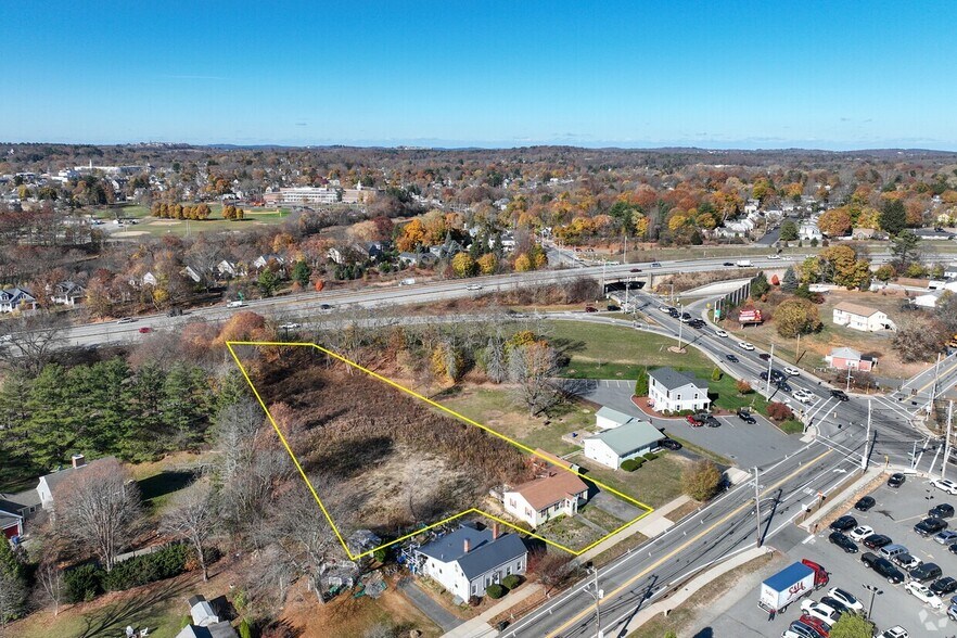 55 Liberty St, Danvers, MA à louer - Photo du bâtiment - Image 2 de 17