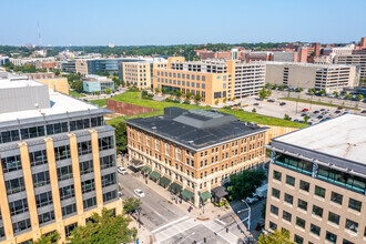 1011 Locust St, Des Moines, IA - aerial  map view