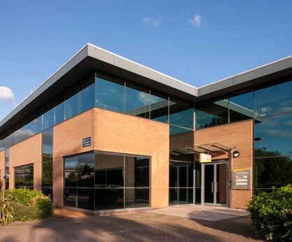 West End Rd, Ruislip à louer - Photo du bâtiment - Image 3 de 11