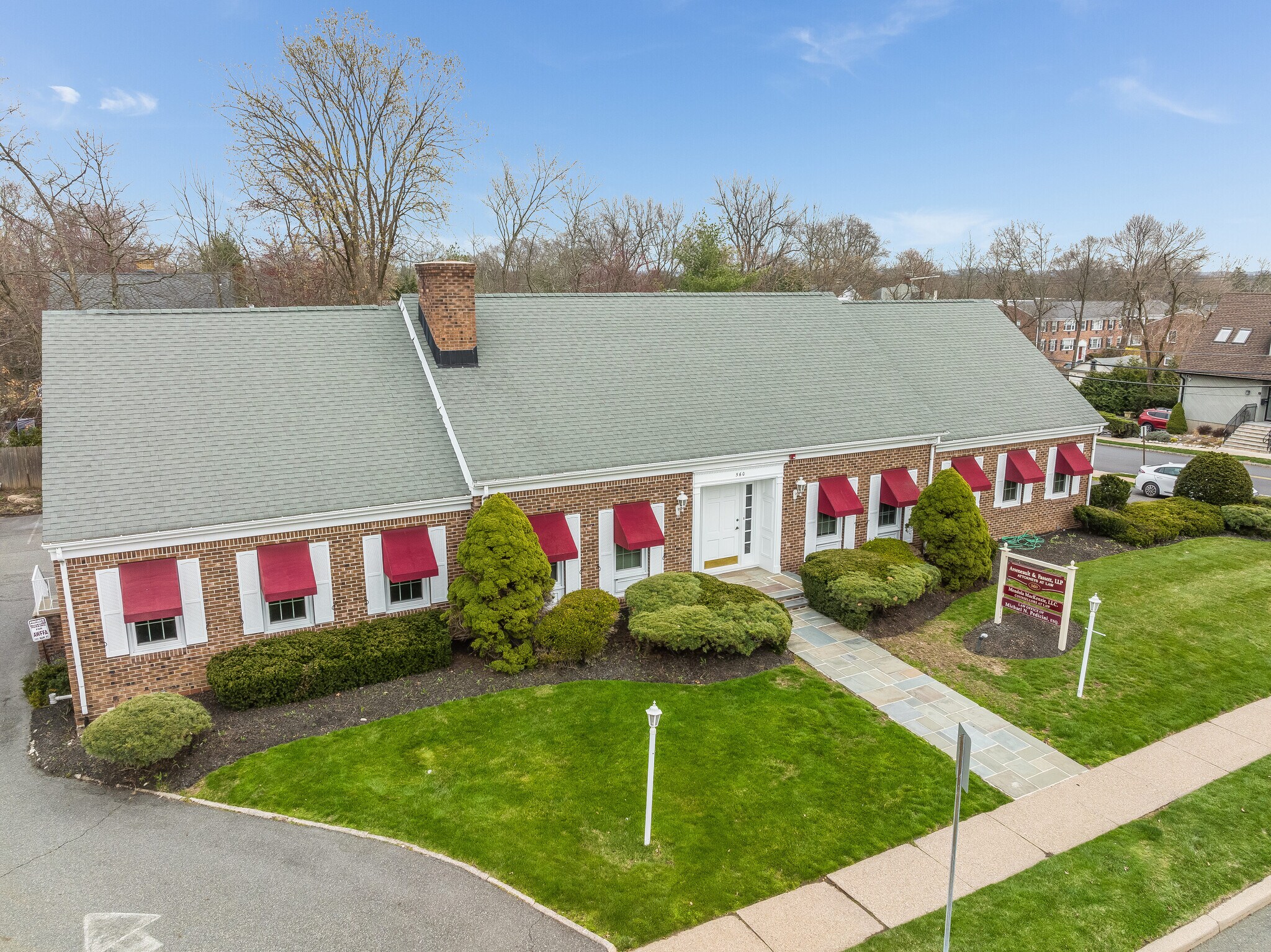 560 Main St, Chatham, NJ à vendre Photo du bâtiment- Image 1 de 32