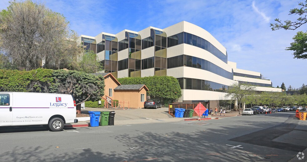 1600 Riviera Ave, Walnut Creek, CA à louer - Photo du bâtiment - Image 2 de 4
