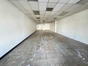 8401-8425 Reseda Blvd, Northridge, CA for lease Interior Photo- Image 2 of 6
