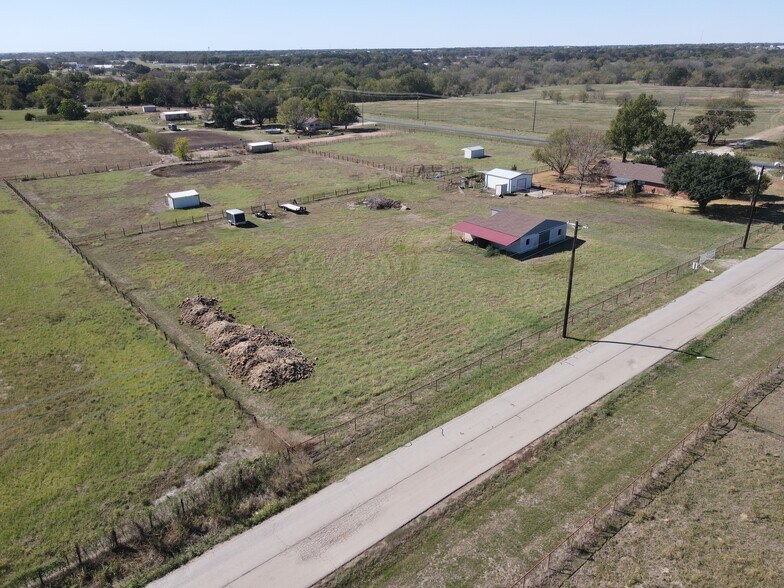 9134 FM 2931, Pilot Point, TX à louer - Photo du bâtiment - Image 3 de 6