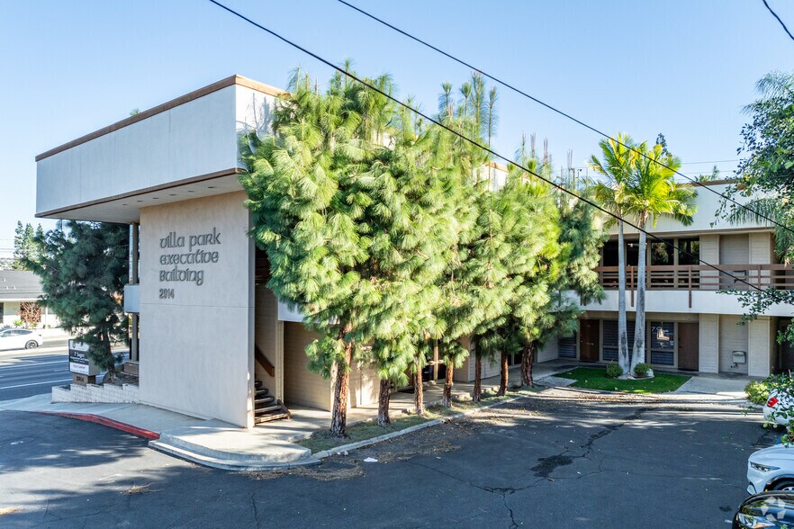 2914 E Katella Ave, Orange, CA à vendre - Photo du bâtiment - Image 3 de 5