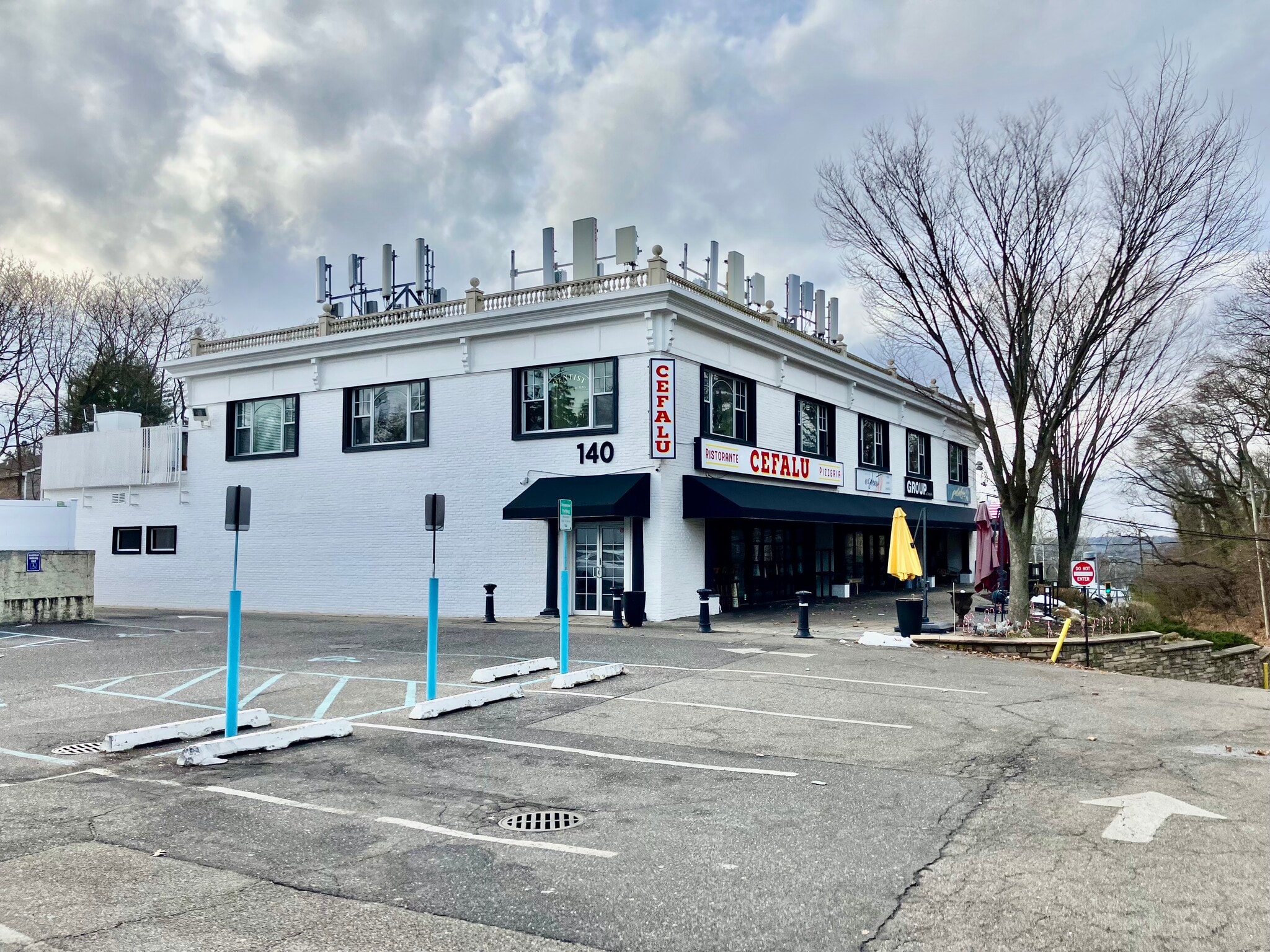 140 E Main St, Huntington, NY for lease Primary Photo- Image 1 of 15