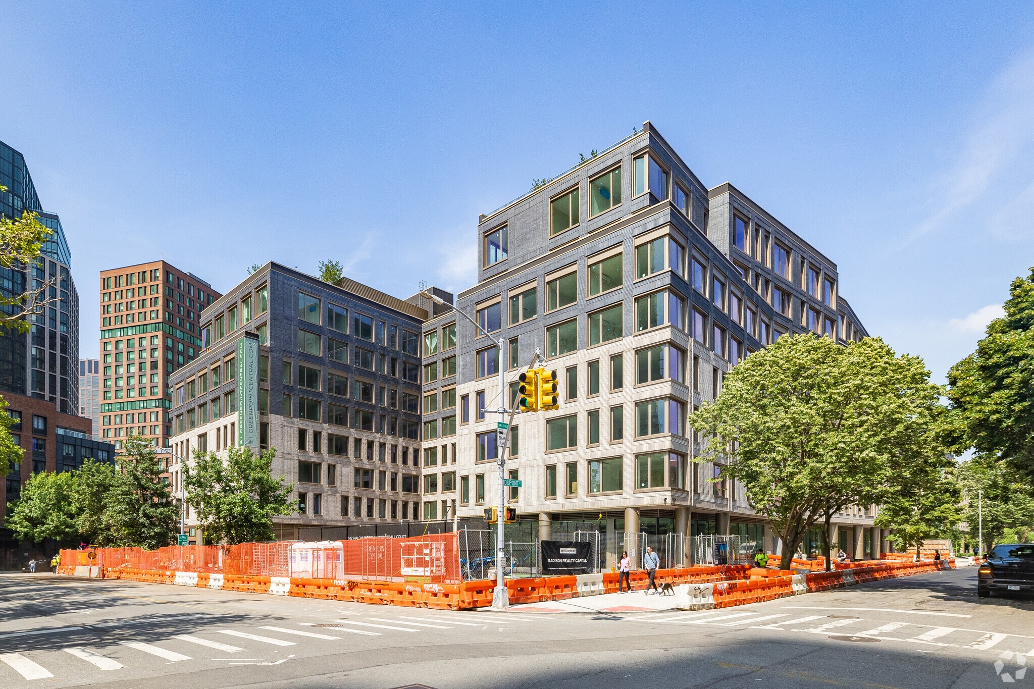 65-75 DuPont St, Brooklyn, NY for lease Primary Photo- Image 1 of 3