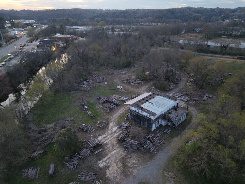 400 River St, Ellijay, GA à vendre - Photo du bâtiment - Image 2 de 7