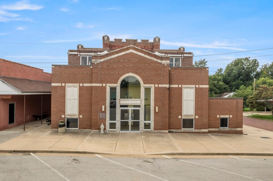 115-117 W Grand Ave, Tonkawa, OK à vendre - Photo du bâtiment - Image 3 de 50