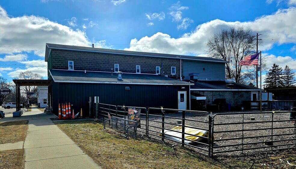 6681 N Lumberjack Rd, Riverdale, MI à vendre - Photo du bâtiment - Image 3 de 8