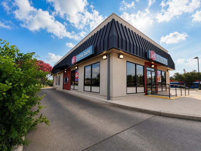 Plus de détails pour 110 E William Cannon Dr, Austin, TX - Commerce de détail à louer