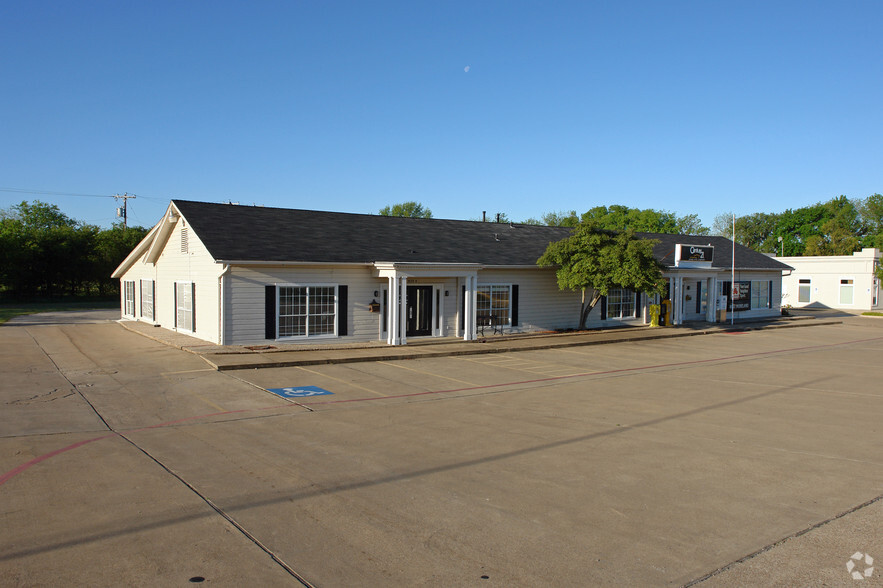 1905 W Ennis Ave, Ennis, TX à vendre - Photo principale - Image 1 de 1