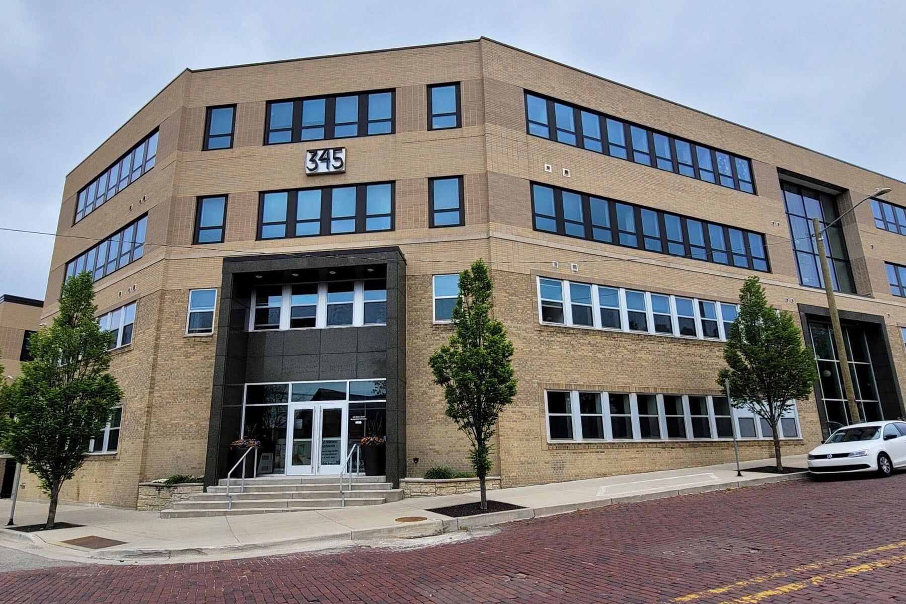 345 State St SE, Grand Rapids, MI à louer Photo du bâtiment- Image 1 de 3