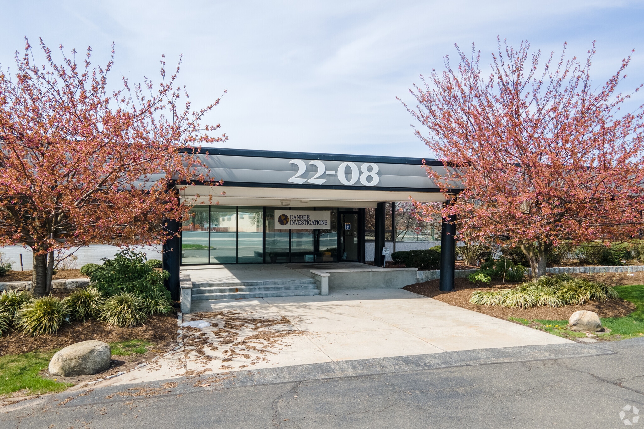 22-08 State Route 208, Fair Lawn, NJ for lease Primary Photo- Image 1 of 19