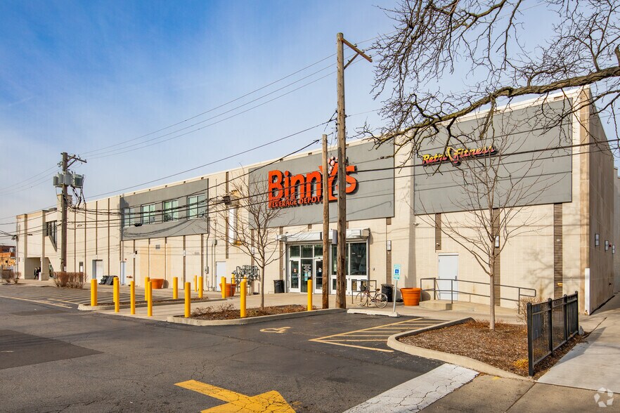 4901 W Irving Park Rd, Chicago, IL à louer - Photo du bâtiment - Image 1 de 17