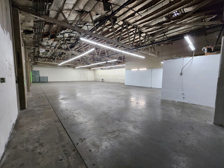 630 S Clarence St, Los Angeles, CA for lease - Building Photo - Image 2 of 10