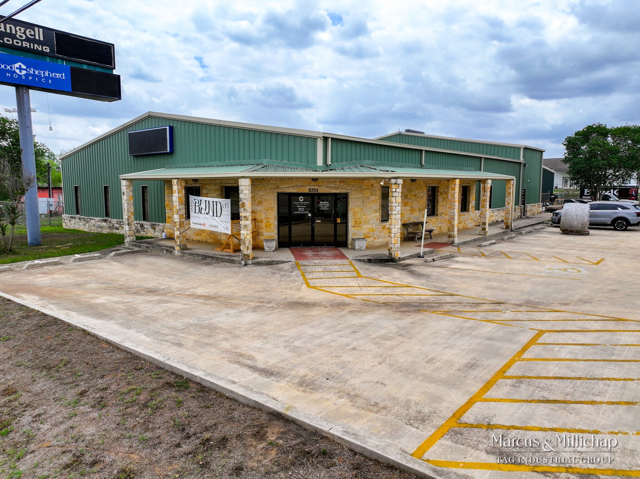 2301 10th St, Floresville, TX for sale Primary Photo- Image 1 of 6