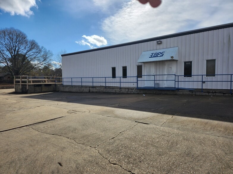 712-722 Oliver Rd, Montgomery, AL à vendre - Photo du bâtiment - Image 3 de 28